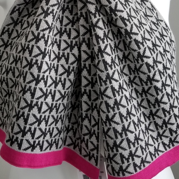 Michael Kors Scarf - Picture 2 of 4